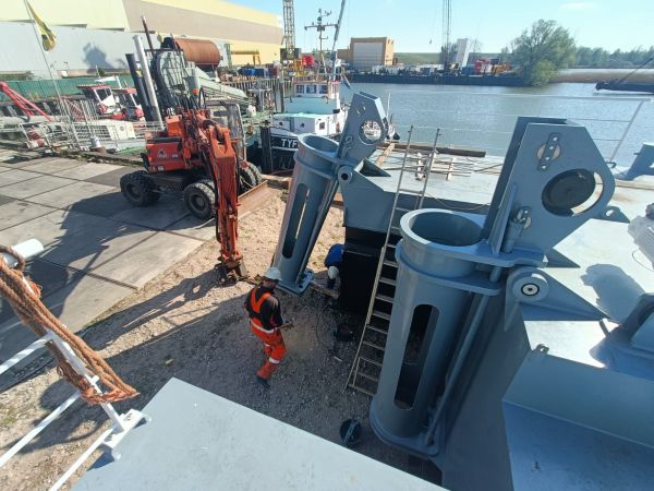 Installation spud guides