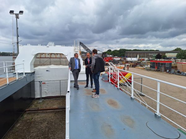Mayor Sliedrecht visits Cygnus