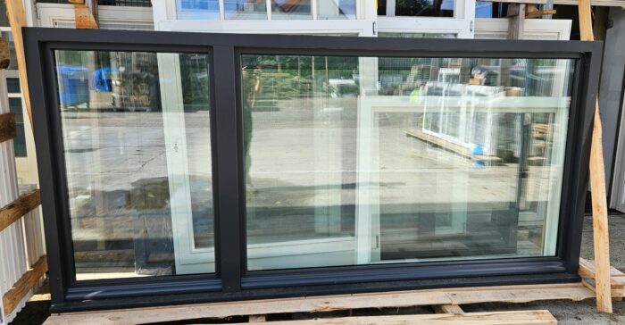 ULMM 27 Nieuw: meranti raamkozijn bxh 3310x1570 van €2800,- voor €1400,-