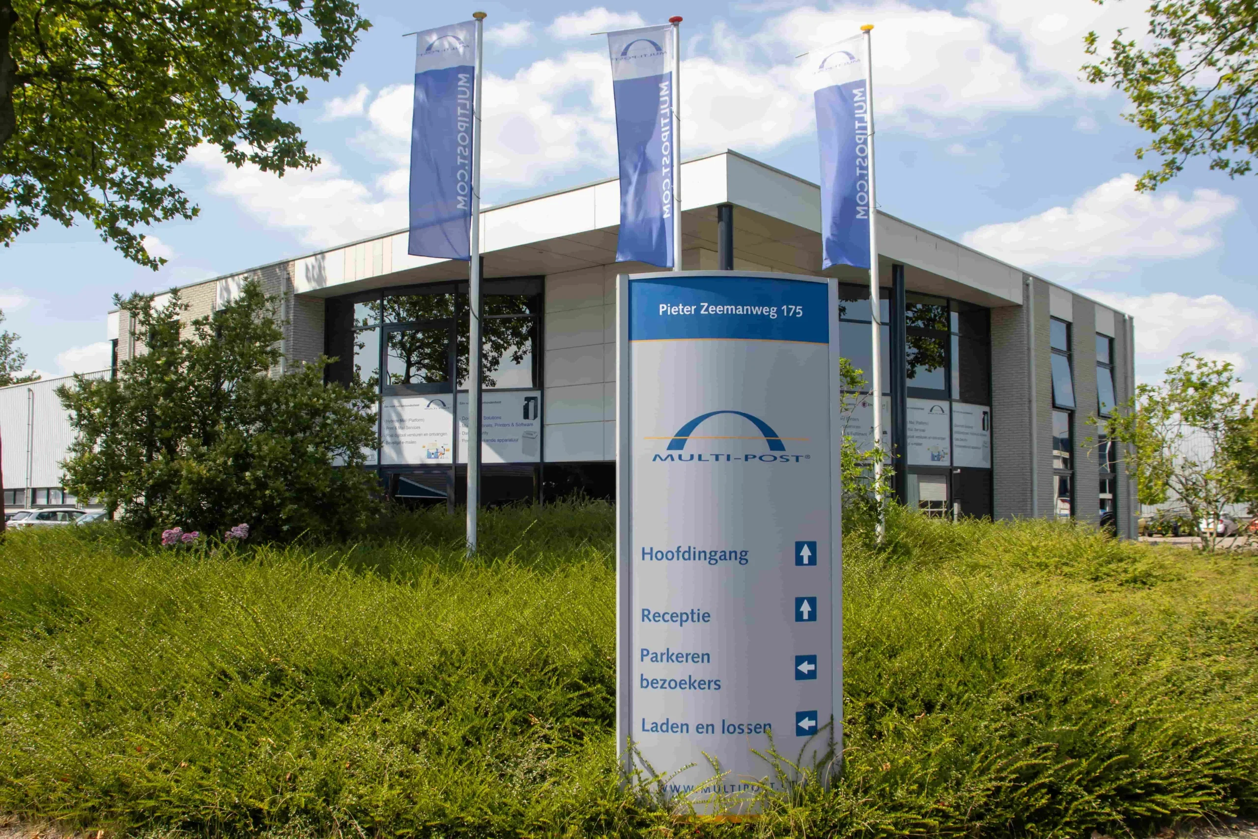 Multi-Post gebouw Multi-Post gebouw