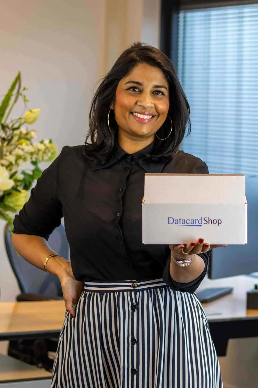 Mirella Kamta met attribuut