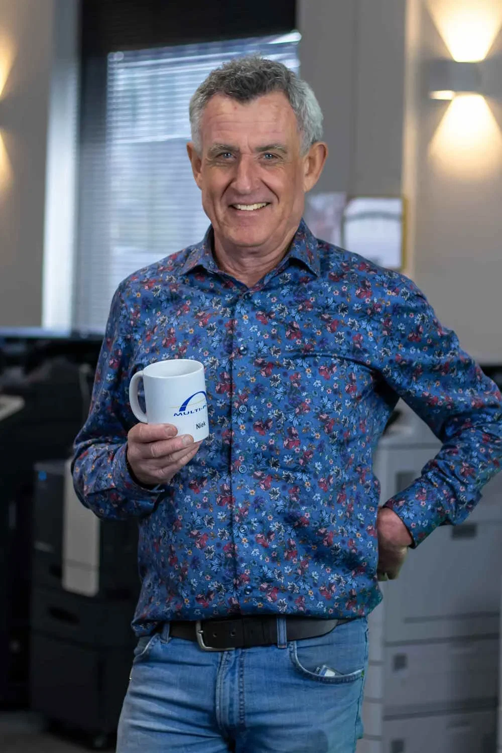 Niek Beets met een kopje koffie