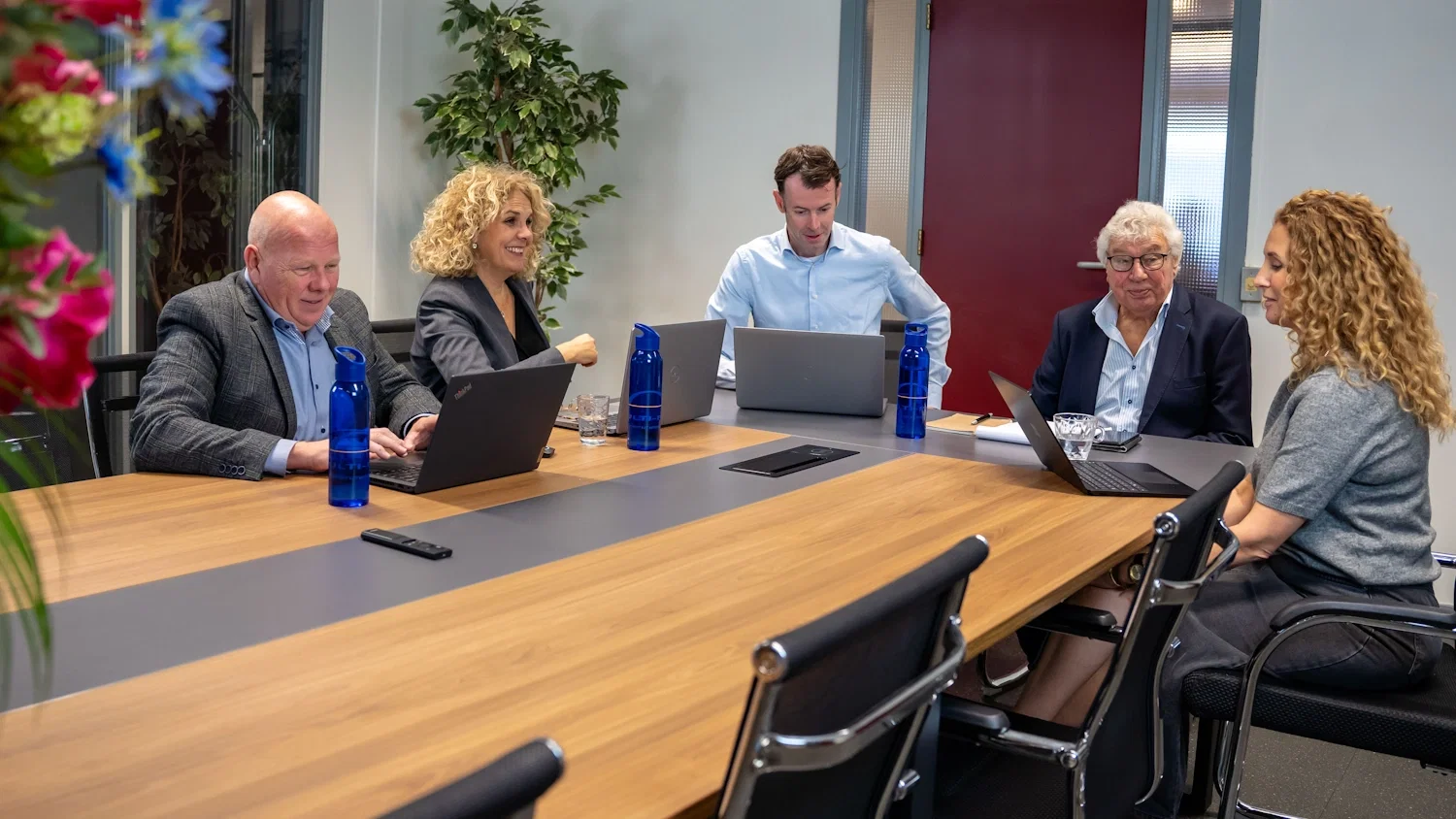 MultiPost-2024-DT-meeting-9-WMD Meeting in een vergaderruimte