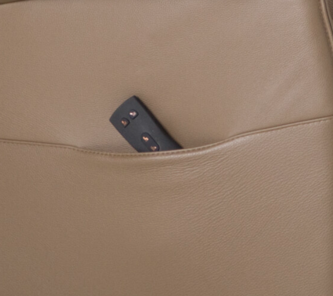 afstandsbediening bruine fateuil